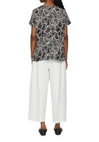 s.Oliver BLACK LABEL MET FIJN MOTIEF EN PLOOITJES - Bluse - schwarz