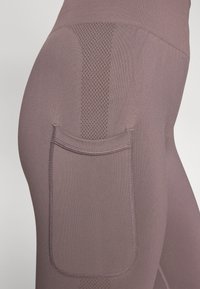ICANIWILL DEFINE SEAMLESS POCKET - Tajice - dusty brown