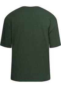 Mørkegrøn kortærmet T-shirt lavet af blødt bomuld. Har en rund halsudskærmning og en afslappet pasform uden mønstre eller pynt.