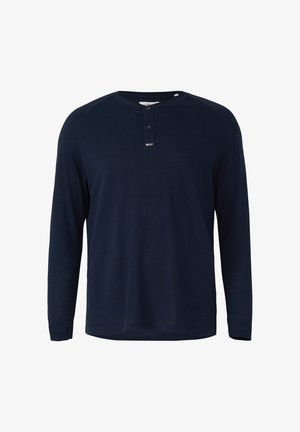 Granatowa koszulka henley z długim rękawem wykonana z teksturowanej tkaniny, z trzema guzikami na plisie i ściągaczami na mankietach. Prosty i funkcjonalny design.