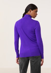 Taifun LANGARM RUND BASIC MIT ROLLKRAGEN - Strickpullover - bright violet