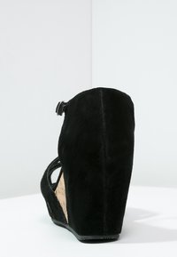 Pier One Sandalen met plateauzool - black
