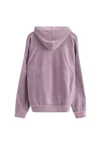 Übergroßer Kapuzenpullover aus weichem Lavendelstoff, mit einer Kängurutasche sowie gerippten Bündchen und Saum. Glatte Textur ohne Muster.