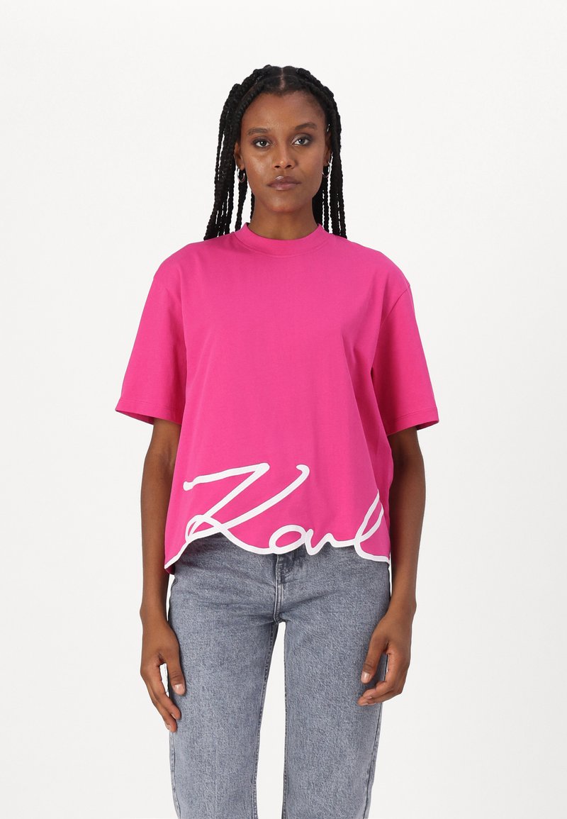 KARL LAGERFELD OVERSIZED SIGNATURE HEM - T-shirts basic - very berry