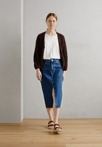 Thumbnail Image 2