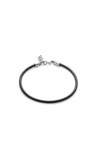 Bracelet en cuir noir avec des fermoirs en métal argenté, présentant un design circulaire simple et un petit pendentif attaché au fermoir.