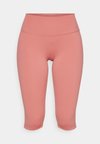 ONE CAPRI - Tajice - canyon pink/black