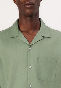 GAP Camisa - twig