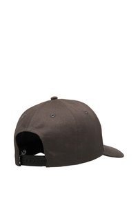 Donkerbruine snapback pet gezien vanaf de achterkant, met een verstelbare kunststofriem en zes ventilatiegaatjes op de kroon.