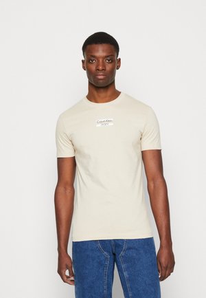 TRANSPARENT STRIPE LOGO TEE - Print T-shirt - classic beige