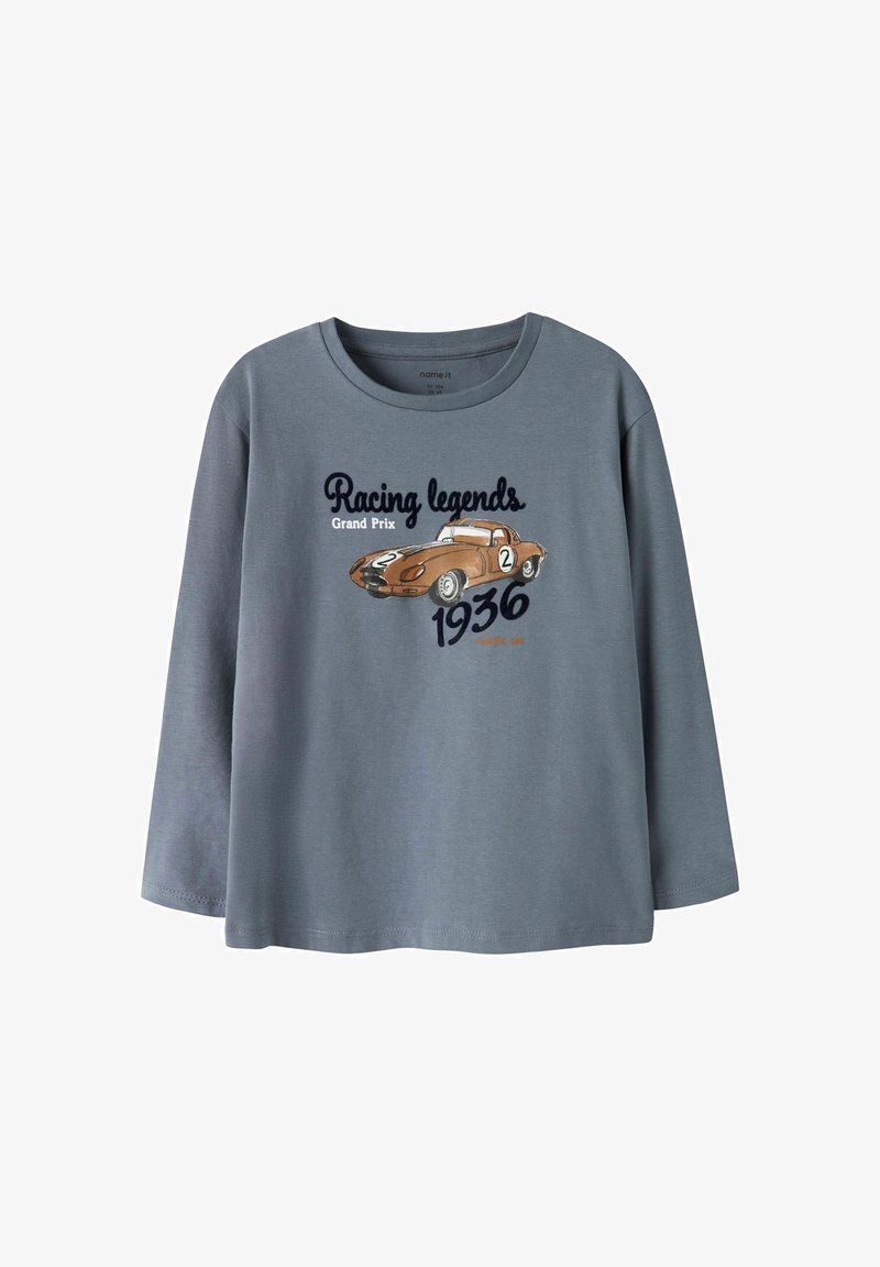 Grijze katoenen t-shirt met lange mouwen met een vintage auto graphic, geborduurde tekst "Racing legends Grand Prix 1936" en een zachte textuur.