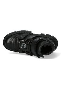 Thumbnail Image 4