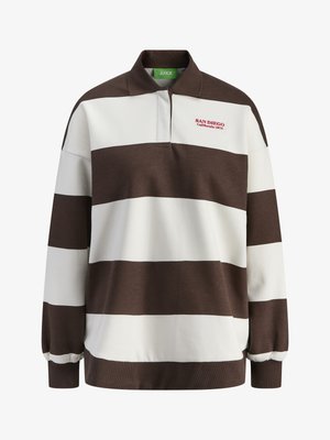 Langærmet rugbytrøje med brede brune og hvide vandrette striber, krave, halv lynlås og teksten "San Diego California 1975" på brystet.