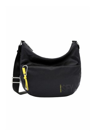 Borsa a spalla nera realizzata in materiale testurizzato, con un design curvo, chiusura a zip, tracolla regolabile e dettagli gialli.