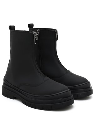 Platform ankle boots - black