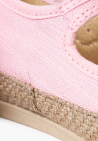 Pisamonas MERCEDITA DETALLE BOTÓN - Riemchenballerina - rosa