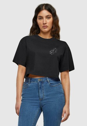 Merchcode HUGS LOVE - HEART DICE SHORT  - Print T-shirt - black