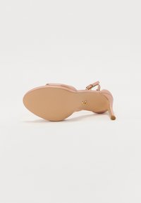 Steve Madden EVERS - Sandaler med høye hæler - blush patent