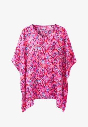 Lyserød kortærmet bluse med løs pasform og abstrakt multicolor mønster i nuancer af rød, lilla, blå og hvid.