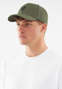 Johnny Urban JASON - Lippalakki - olive black