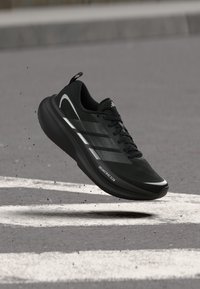 Unausgewählt, core black/iron metallic