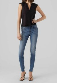 Vero Moda Triko s potiskem - black