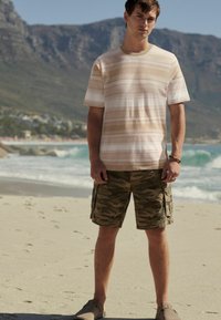 Next TEXTURED STRIPE- REGULAR FIT - T-shirt med print - neutral