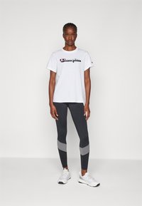 Champion GRAPHIC CREWNECK - Apdrukāts T-krekls - white