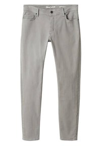 Jean en denim gris clair à coupe ajustée, design cinq poches et fermeture boutonnée standard. Texture douce avec des détails de couture minimalistes.