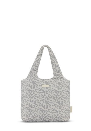 Wiederverwendbare Einkaufstasche mit grauem und weißem Leopardenmuster, breiten Griffen und einem kleinen rechteckigen Markenlabel auf der Vorderseite.