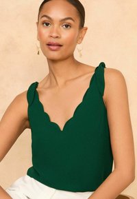 Love & Roses V NECK SCALLOP DETAIL TIE SHOULDER - REGULAR FIT - Palaidinė - dark green