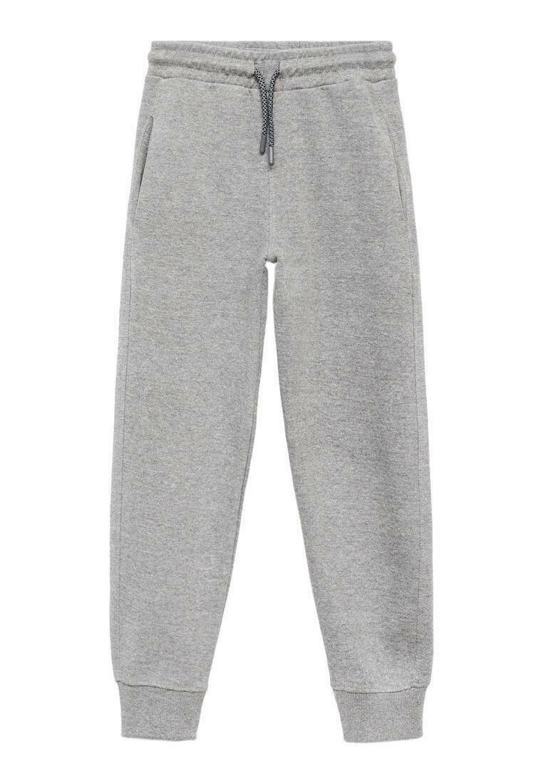 Šedé tepláky s elastickým pasem na šňůrku, bočními kapsami a žebrovanými manžetami. Vyrobené z měkké, texturované látky.