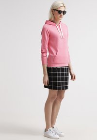 TWINTIP Jersey con capucha - pink melange