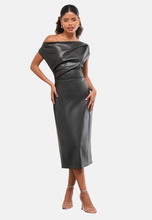 DRAPED MIDI  - Rochie tip creion - black faux leather