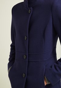 United Colors of Benetton Kort kappa / rock - purple