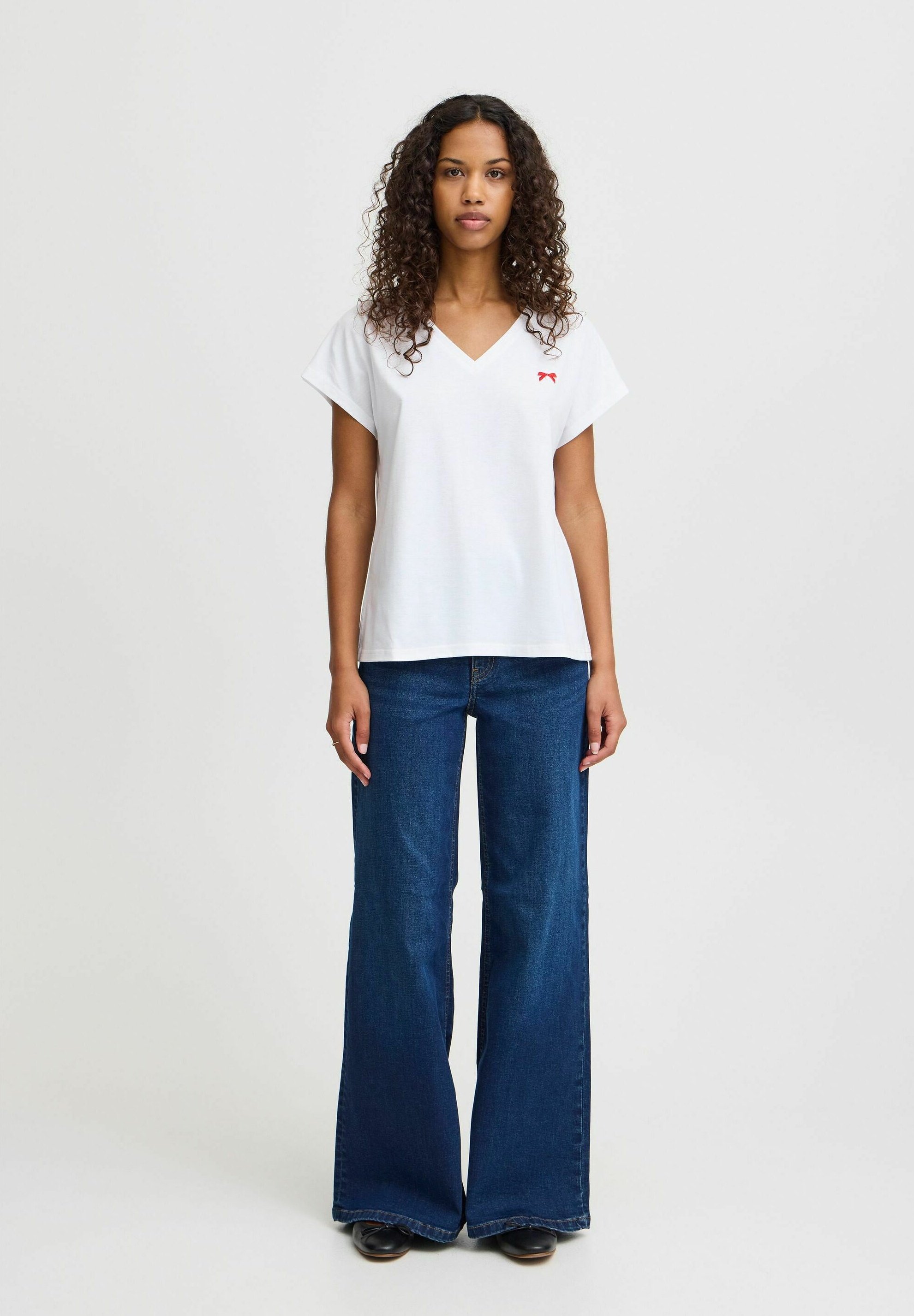 売れ筋商品|||イチ Tシャツ レディース トップス IXKATHRIN SS2 - Basic T-shirt - cloud dancer w racing red ICHI IXKATHRIN SS2 - Basic T-shirt - cloud dancer w racing