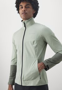 Peak Performance - Kurtka Softshell