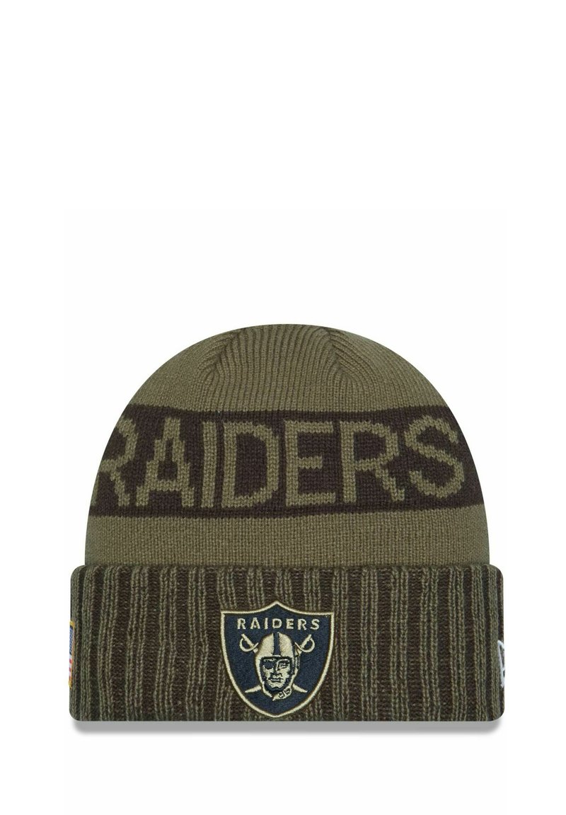 Grüne Strickmütze mit gerippter Textur. "RAIDERS" ist in Braun auf dem Schirm eingewebt und verfügt über ein aufgesticktes Teamlogo auf der Vorderseite.