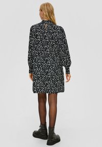 QS MIT RAFFUNG - Jurk - schwarz