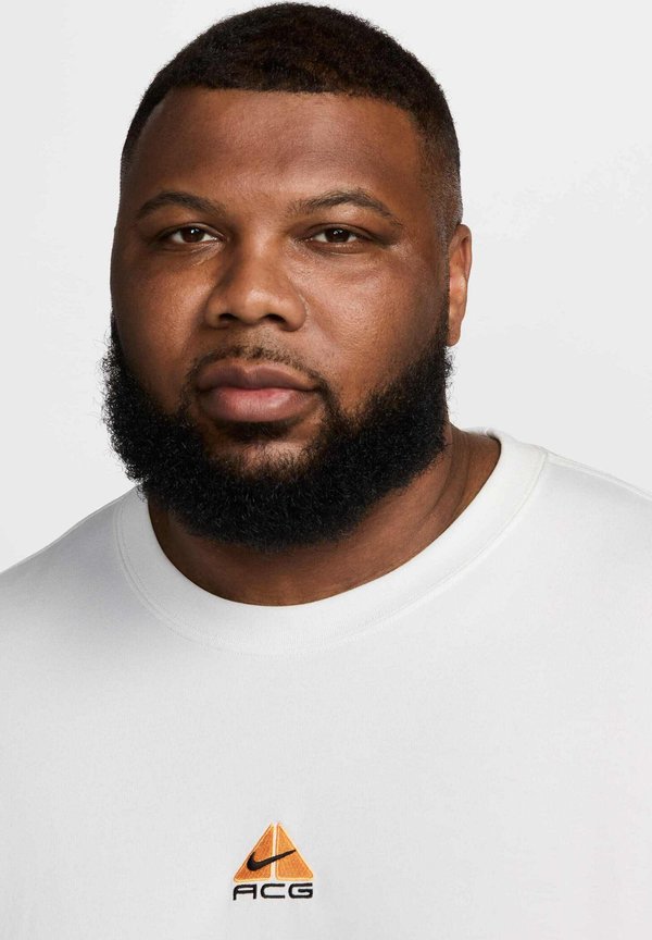 TEE LUNGS - Basic T-shirt3