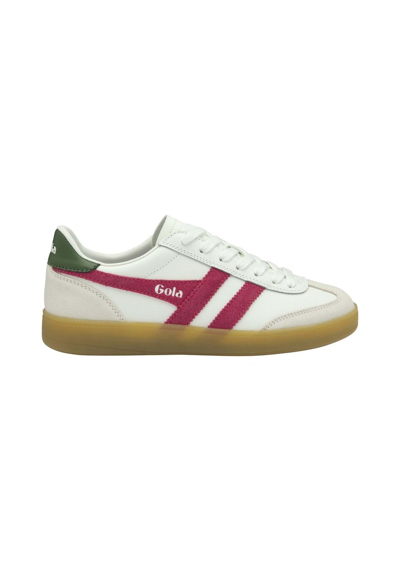 White sneakers with burgundy stripes, green heel, and gum sole. Made of leather and suede with a textured finish. Logo on the outer side.
