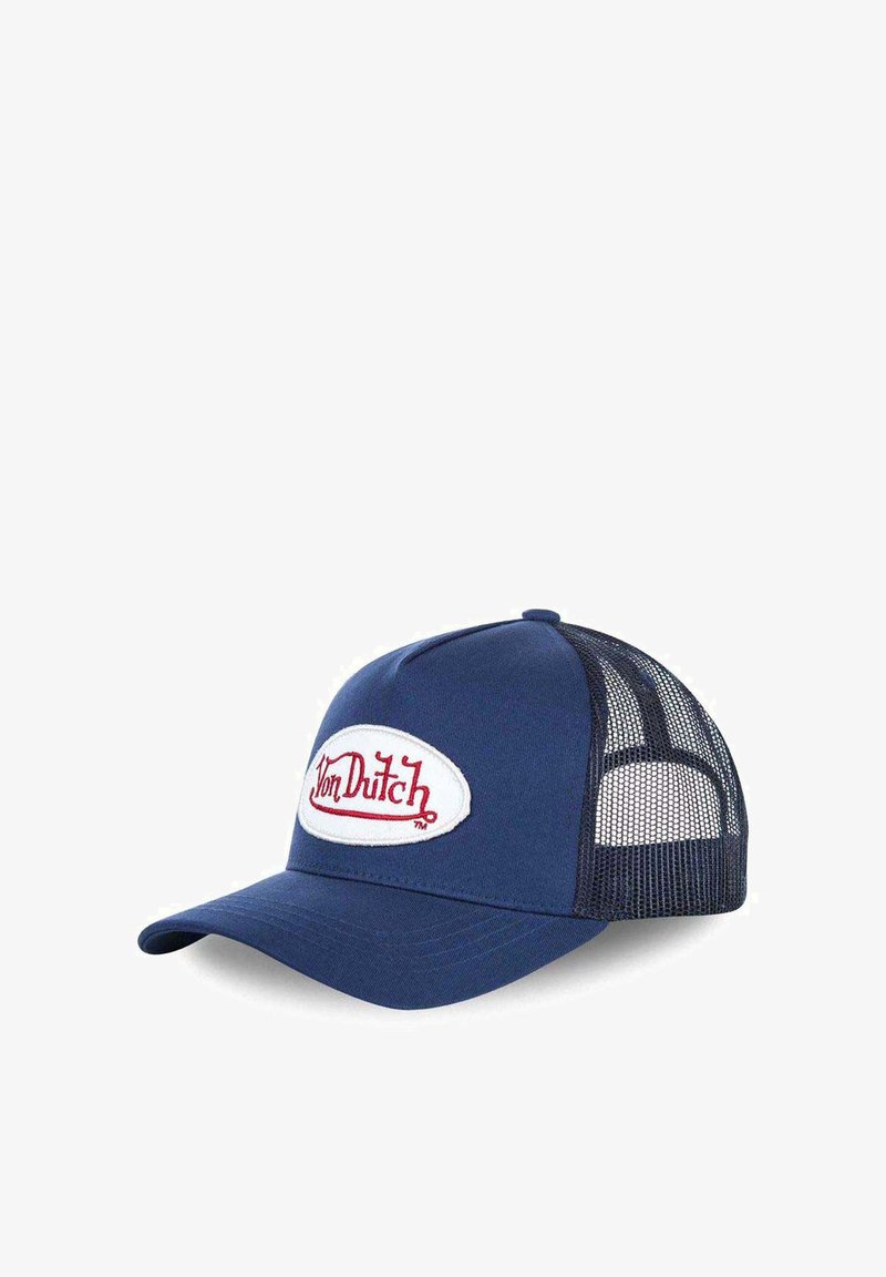 Marineblaues Cap mit strukturiertem Vorderteil, Mesh-Seiten und -Rückseite. Mit einem roten gestickten "Von Dutch"-Logo auf einem weißen ovalen Patch.