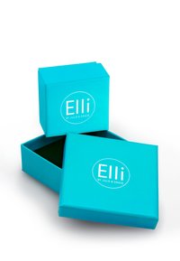 Turkise gaveæsker med en glansfuld overflade, en er lidt åben og afslører et mørkegrønt indre, med logoet "Elli by Julie & Grace" på toppen.