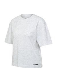 Camiseta de algodón gris claro con mangas cortas, cuello redondo, textura jaspeada y logo negro de "hummel" en la parte inferior izquierda.
