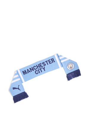 Bufanda azul clara del Manchester City con texto azul marino, escudo del equipo en un extremo, logo de Puma en el otro y flecos azul marino en ambos extremos.