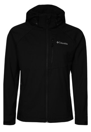 Zwarte Columbia softshell jas met capuchon, volledige rits aan de voorkant, borstzak met rits en logo op de linkerborst.