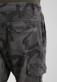 Urban Classics CAMO JOGGING  - Cargo trousers - grey camo