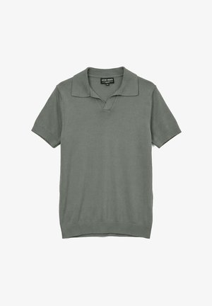 Polo gris en maille à manches courtes avec poignets et ourlet côtelés, col ouvert et étiquette de la marque à l’intérieur de l’encolure.