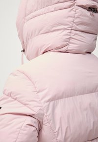 Áhkká Vinterfrakke - rosa