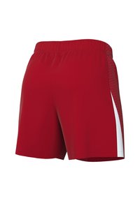 Rote Sportshorts mit einem elastischen Bund, seitlichen weißen Akzenten und perforierter Einsätze für Atmungsaktivität. Glatte Textur.